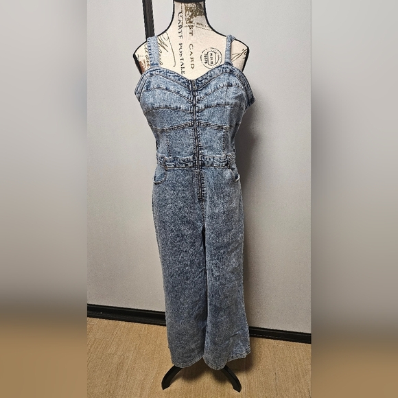 Gilli Stretch Jean Zip Up Jumpsuit - Picture 3 of 11